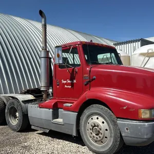 1988 International 8300 tandem axle highway truck, 798,704 kms showing, VIN# 1HSJYACR5JH576805 ,OWNER: Fingas Farms LTD, SELLER: FRASER AUCTION LTD __