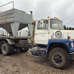 1984 Ford 8000 tandem axle truck, 214,760 kms showing, VIN# 1FDYW80U0EVA46713, OWNER: Fingas Farms LTD, SELLER: FRASER AUCTION LTD ___________________
