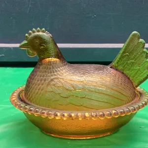 VINTAGE CHICKEN COVERED CANDY DISH - AMBER