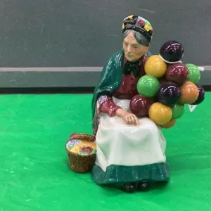 ROYAL DOULTON FIGURINE - "THE OLD BALLOON SELLER"