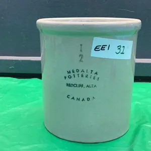 MEDALTA  1/2 GAL CROCK  - REDCLIFF POTTERIES