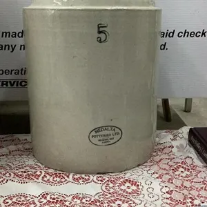 MEDALTA POTTERIES PICKLE CROCK