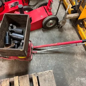 Hydraulic Floor Jack