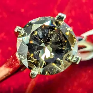 14K White Gold Natural Diamond Ring, Size 4.5.