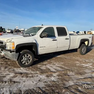 2011 Chevrolet Silverado 2500HD 4x4 Crew Cab Pickup
