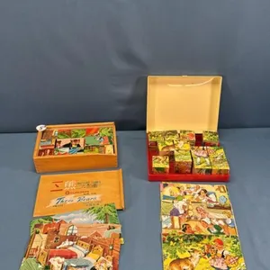 (2) PICTURE CUBE SETS