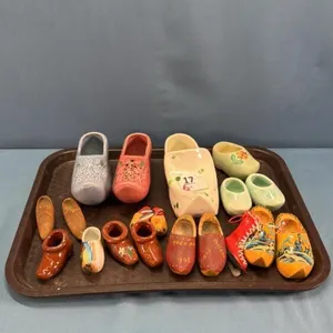 QUANTITY OF POTTERY & WOODEN SHOES
