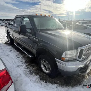 SALVAGE UNIT: 2004 F350 Truck (Green)
 UNRESERVED