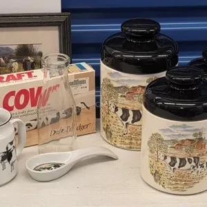Cow D�cor Lot - Cannisters Etc.