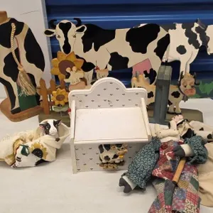 Cow D�cor Lot