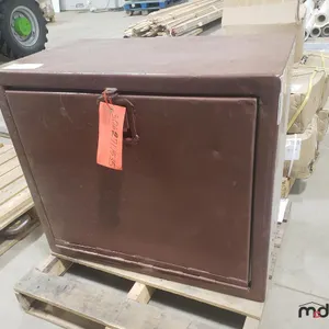Metal Truck Tool Cabinet
 UNRESERVED