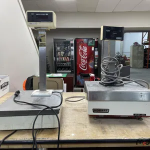 (2) Grocery Scales w/ Displays
 UNRESERVED