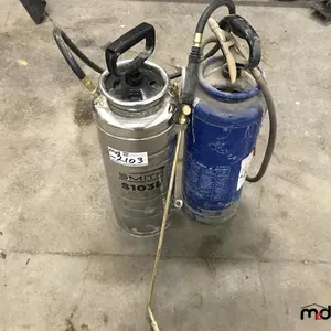 (2) Industrial Hand Pump Sprayers
 UNRESERVED