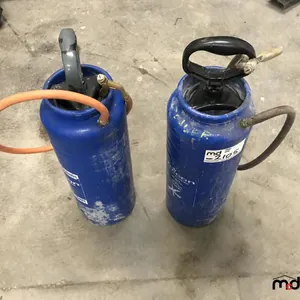 (2) Industrial Hand Pump Sprayers
 UNRESERVED