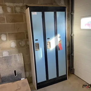 (4) Lockers
 UNRESERVED