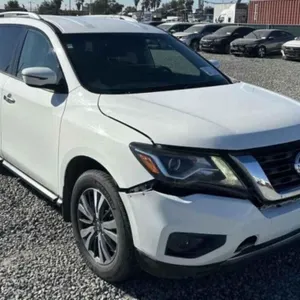 (CA) 2017 Nissan Pathfinder
