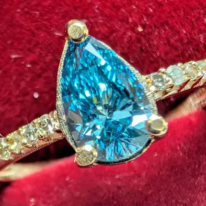 10K(1.44G), LAB BLUE DIAMOND (0.75+0.06CT) RING (SIZE 6)  *CRACK IN THE GEM