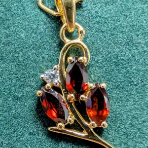 SILVER NATURAL GARGET (APP 1.5CT) PENDANT