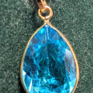 10K(0.86G), TOPAZ (3.6CT)PENDANT, SUGGESTED RETAIL VALUE $585