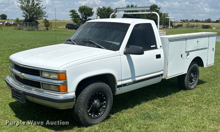 1998 Chevrolet C2500 utility bed pickup truck