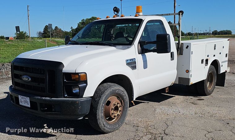 2009 Ford F350 Super Duty XL utility bed pickup truck