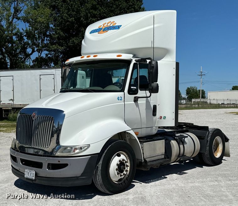 2015 International 8600 semi truck
