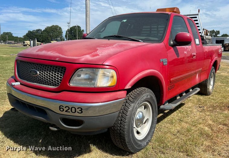 2000 Ford F150 XLT SuperCab pickup truck