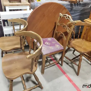 Round Dinner Table & (4) Seating Chairs 
 UNRESERVED