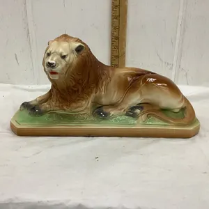 VINTAGE CHALKWARE LION