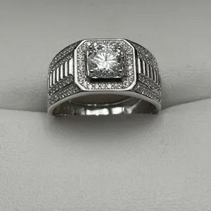 $1565 APPRAISED 1.00 CARAT MENS MOISSANITE RING