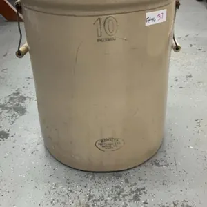 10 GALLON MEDALTA CROCK