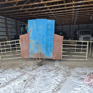 Approx 200 bus creep feeder w/ panels and rear mineral station