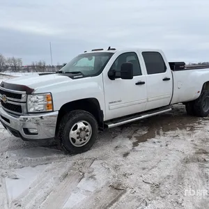 2013 Chevrolet Silverado 3500HD LT 4x4 Crew Cab Pickup