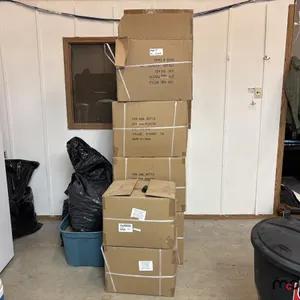(8) Boxes of 60ml Bottles and Assorted Lids
 UNRESERVED
