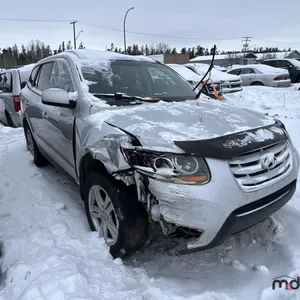 SALVAGE UNIT: 2011 Hyundai Santa Fe 2WD SUV
 UNRESERVED