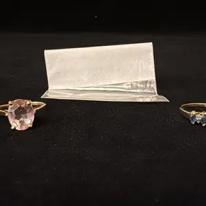 APPROX 10K LADIES RING WITH SAPPHIRES AND DIAMONDS (1.9G), APPROX 10K LADIES RING SET WITH AMETHY...
