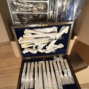 CUTLERY AND PEN ASSORTMENT