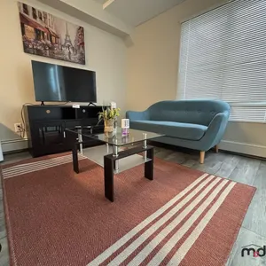 Sofa, Rug & (2) Tables
 UNRESERVED