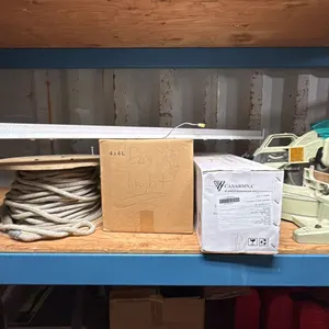 GROUP LOT SPOOL OF ROPE, WORK BENCH LIGHT, INDUSTRIAL CEILING FAN (IN BOX), MAKITA COMPOUND SAW,