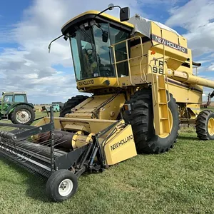 New Holland TR 98 SP Combine & New Holland 971 Pick-up Header; SN.564375