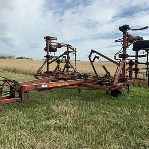 Morris CP-625 Cultivator With 2 BarTine Harrows