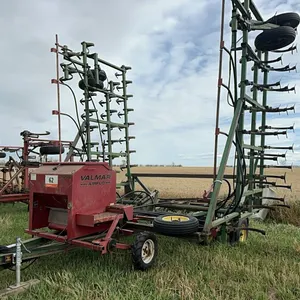 John Deere 1000 42Ft Cultivator With Valmar 1655