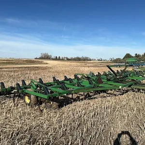 John Deere 610 41FT DT Cultivator With Degelman 3 Bar Harrows