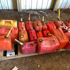 Pallet Lot; Poly Gas Cans, Boat Fuel Tank