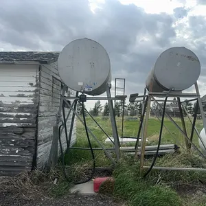 500 & 300 Gallon Fuel Tanks & Stands