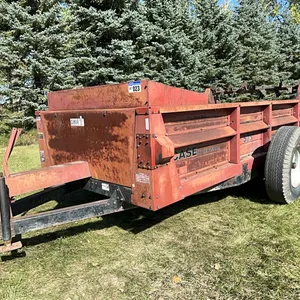 Case IH 575 Tandem Axle Manure Spreader; SN.1190855C346060