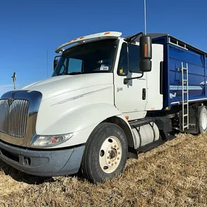 2005 International 8600 Tandem Axle Grain Truck;  SN.1HSHXAHR05J032768