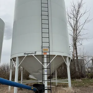 Westeel 1616F Magnum F Hopper Bottom Grain Bin; Triple Skids, Ladder, Lid Opener, 8 Legs, SN.65-10-0382