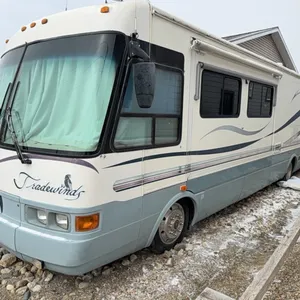 1998 National Tradeswinds Diesel Pusher SN. 4U26XJCAXWC942656 C-7