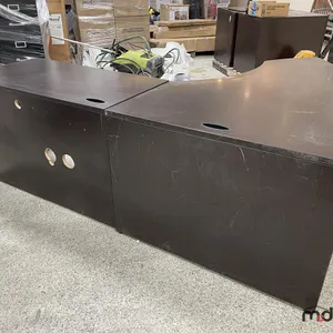 L-Shaped Corner Desk (87"x72"x28 15/16")
 UNRESERVED